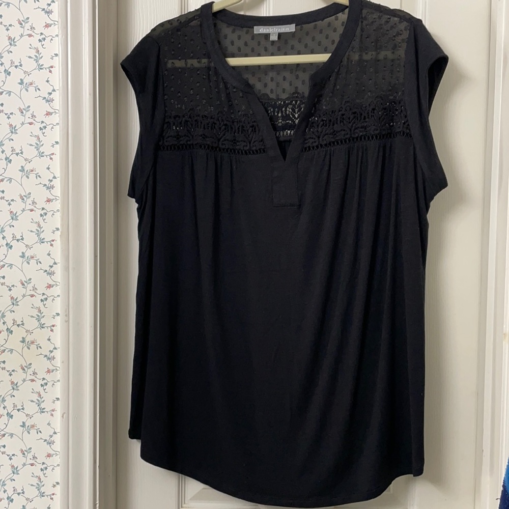 Daniel Rainn Taravel Crochet Detail Knit Top 1X